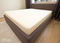 Muotoonommeltu Lakana, Trikoo