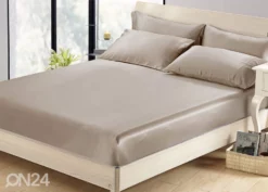 Muotoonommeltu Silkkilakana